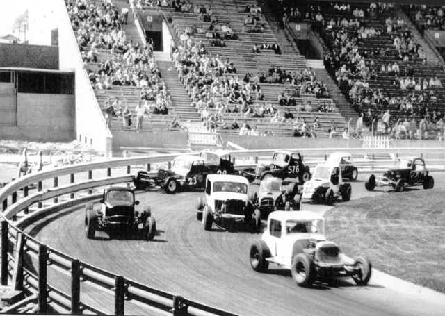 Modified Division - sometime between 1959 and 1962 Photo courtesy of Canadian Motorsport Hall of Fame Archives